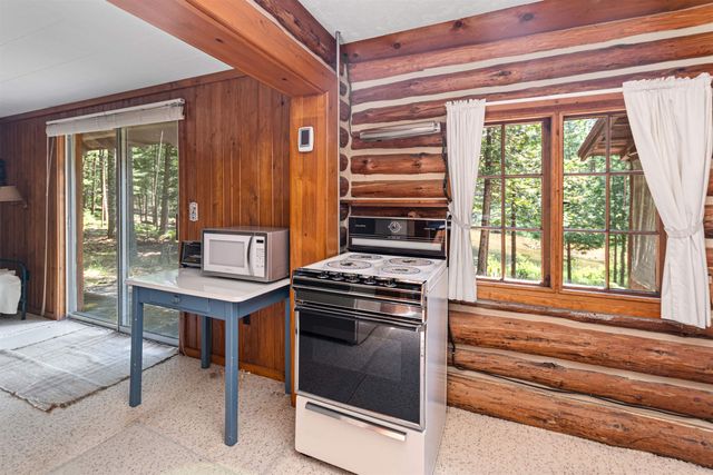 6483 W Plum Valley Road Nw, Rapid City, MI 49676