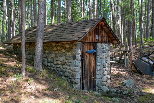 6483 W Plum Valley Road Nw, Rapid City, MI 49676