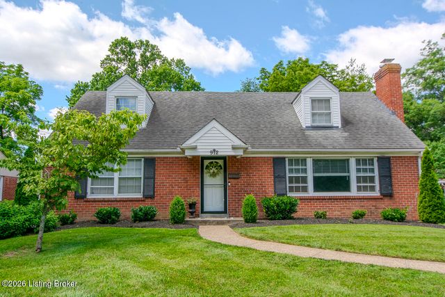 912 Beechwood Rd, Louisville, KY 40207