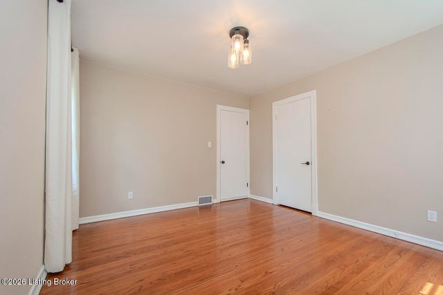 912 Beechwood Rd, Louisville, KY 40207