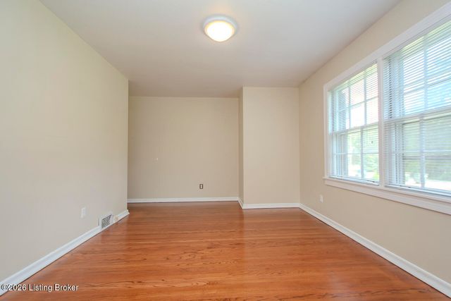 912 Beechwood Rd, Louisville, KY 40207