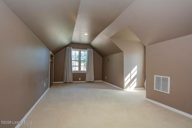 912 Beechwood Rd, Louisville, KY 40207