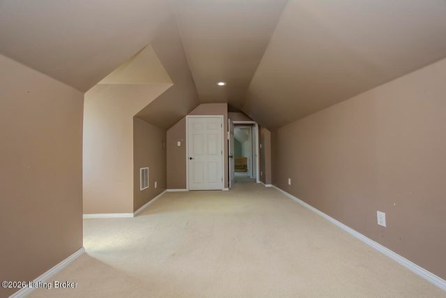 912 Beechwood Rd, Louisville, KY 40207