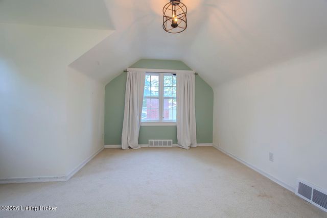 912 Beechwood Rd, Louisville, KY 40207