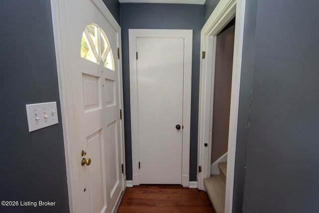 912 Beechwood Rd, Louisville, KY 40207