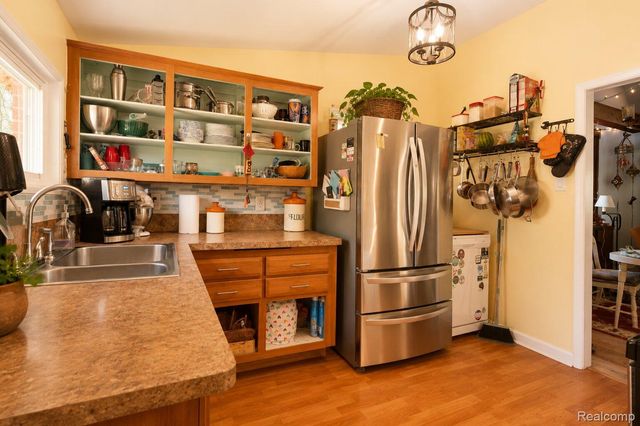 9101 Merriman Road, Livonia, MI 48150