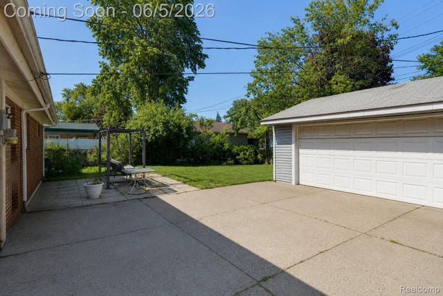 9101 Merriman Road, Livonia, MI 48150