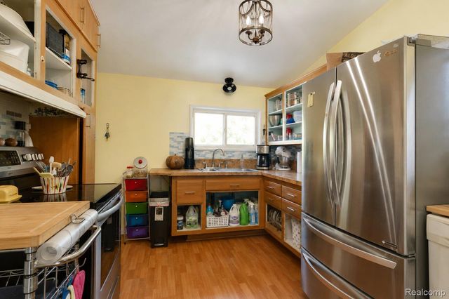 9101 Merriman Road, Livonia, MI 48150