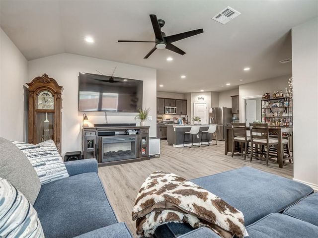 4212 Moonlight Road, Mustang, OK 73064