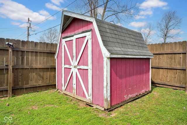 2262 McKinley Avenue, Columbus, IN 47201