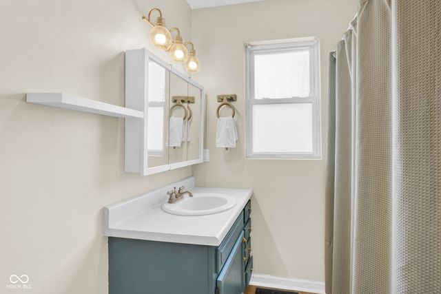 2262 McKinley Avenue, Columbus, IN 47201