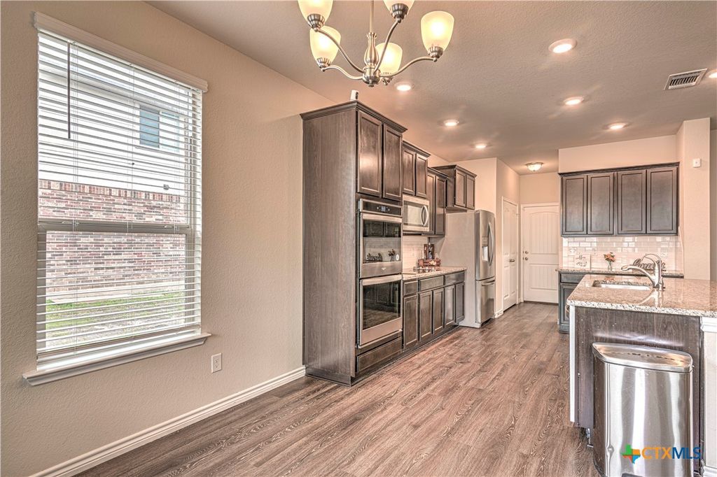 Image 12 of property listing at 5300 Primavera Lane, Killeen, TX 76549