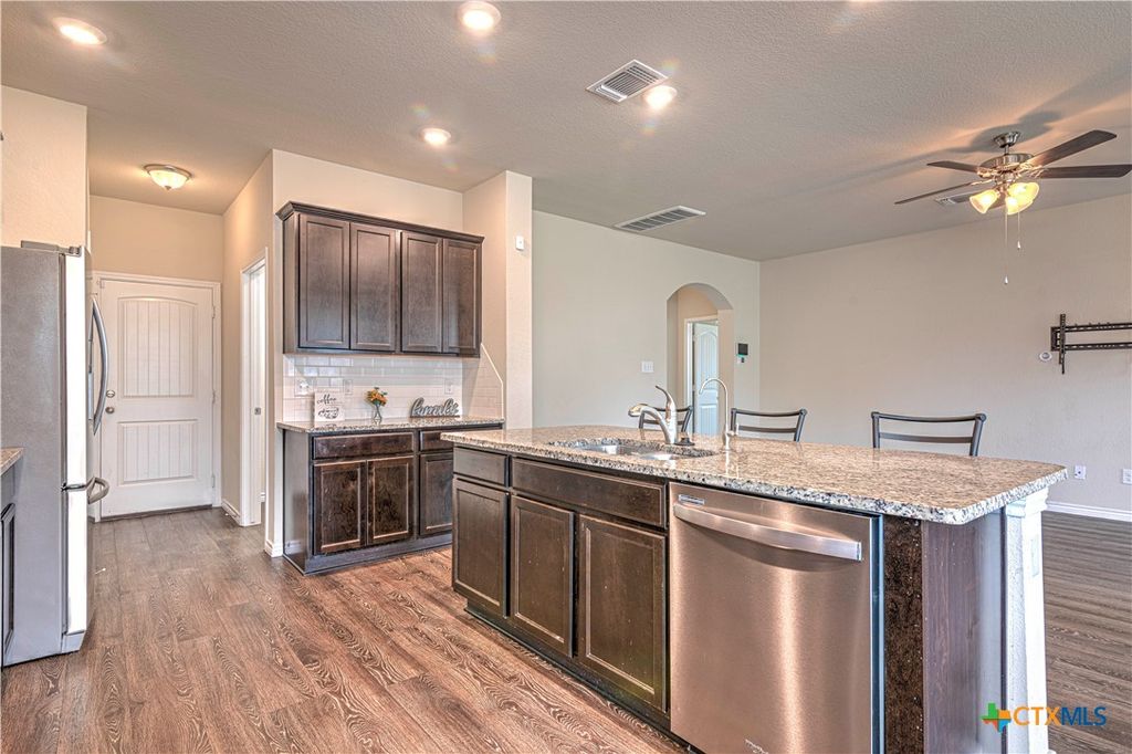 Image 14 of property listing at 5300 Primavera Lane, Killeen, TX 76549