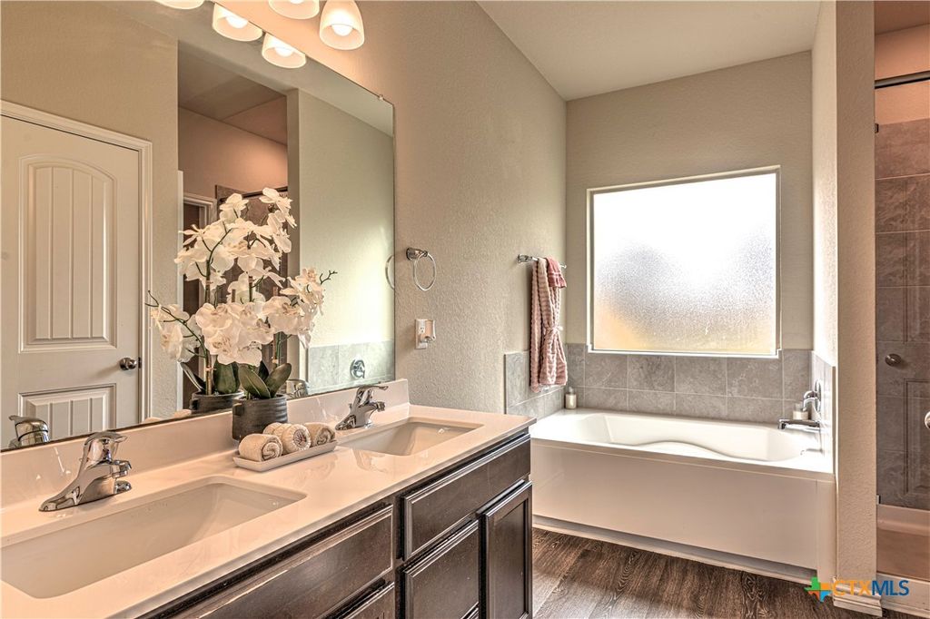 Image 25 of property listing at 5300 Primavera Lane, Killeen, TX 76549