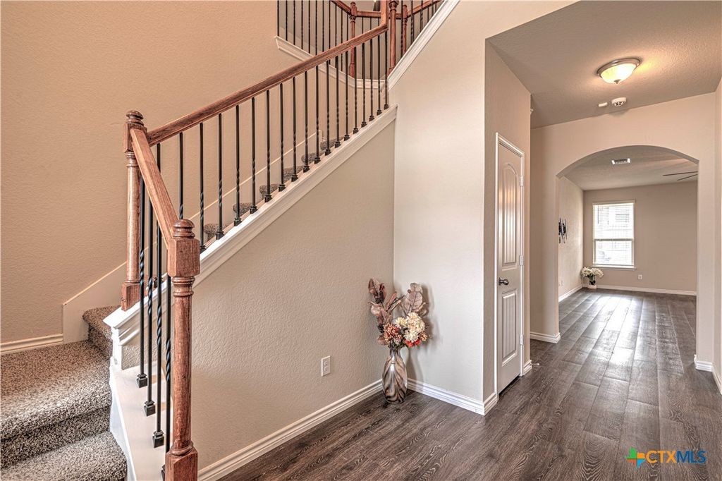 Image 5 of property listing at 5300 Primavera Lane, Killeen, TX 76549