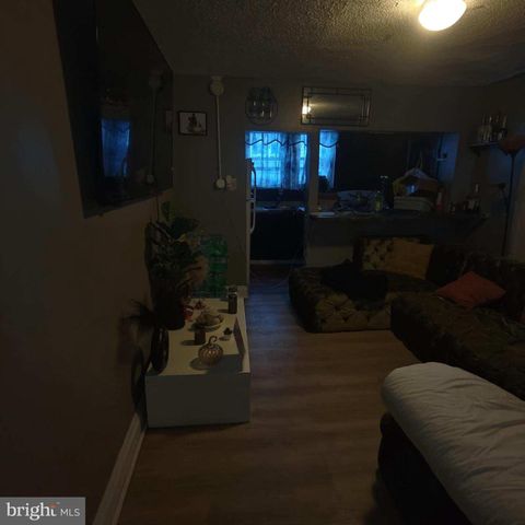 402 LONG LN, Upper Darby, PA 19082