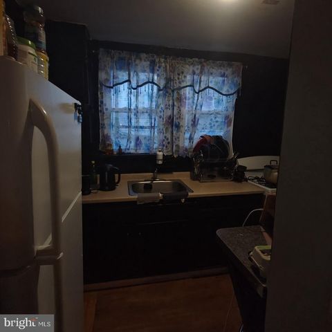 402 LONG LN, Upper Darby, PA 19082