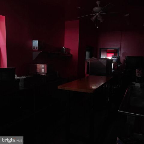 402 LONG LN, Upper Darby, PA 19082