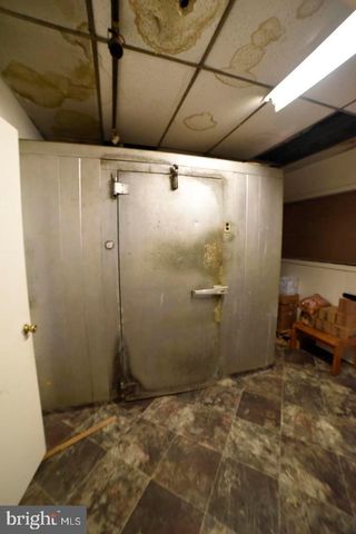 402 LONG LN, Upper Darby, PA 19082