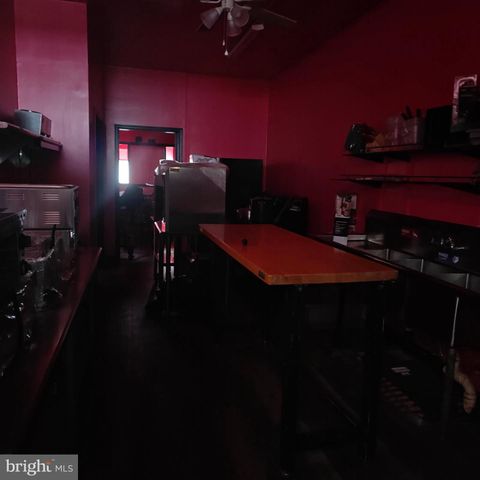 402 LONG LN, Upper Darby, PA 19082