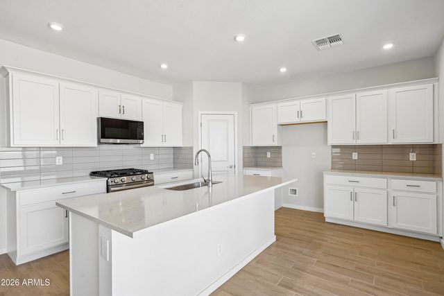 17966 W MONTANA DE ORO Drive, Surprise, AZ 85387