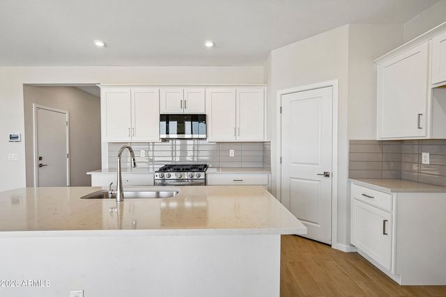 17966 W MONTANA DE ORO Drive, Surprise, AZ 85387