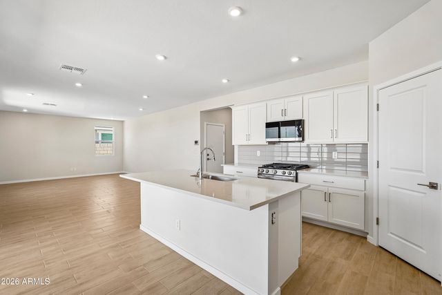 17966 W MONTANA DE ORO Drive, Surprise, AZ 85387