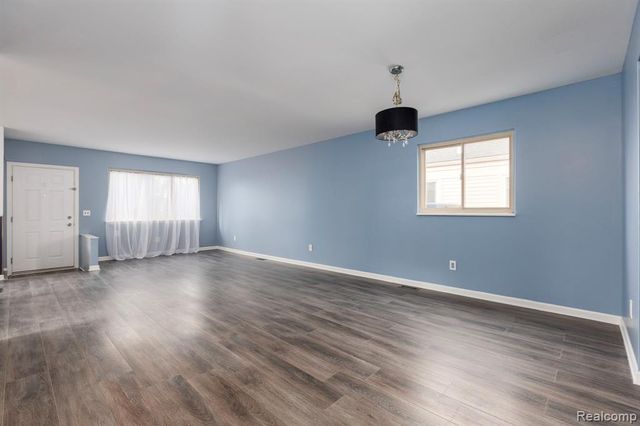 19631 Macel Street, Roseville, MI 48066
