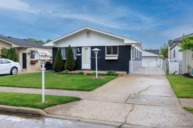 19631 Macel Street, Roseville, MI 48066