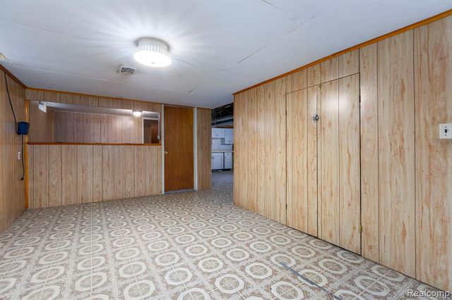19631 Macel Street, Roseville, MI 48066
