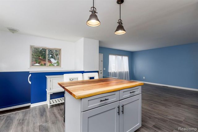 19631 Macel Street, Roseville, MI 48066