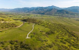 530 N Valley View Road, Ashland, OR 97520