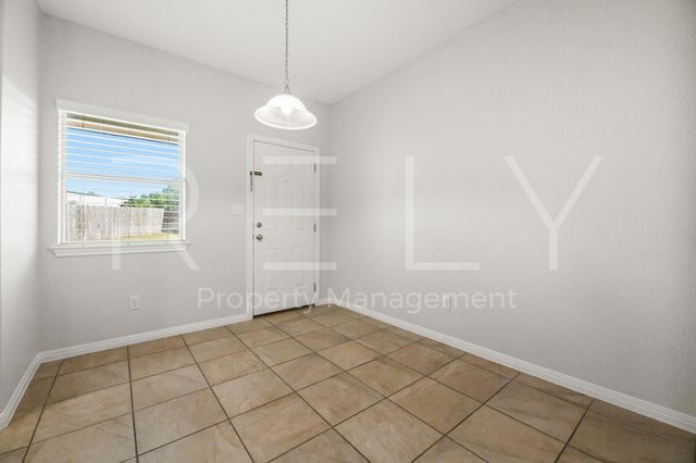 412 Carl Shipp DR B, Liberty Hill, TX 78642