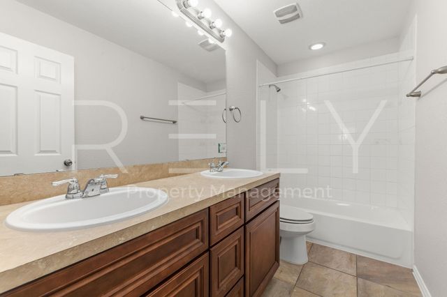 412 Carl Shipp DR B, Liberty Hill, TX 78642
