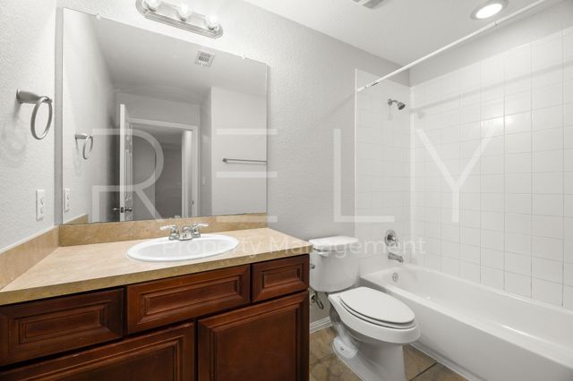 412 Carl Shipp DR B, Liberty Hill, TX 78642