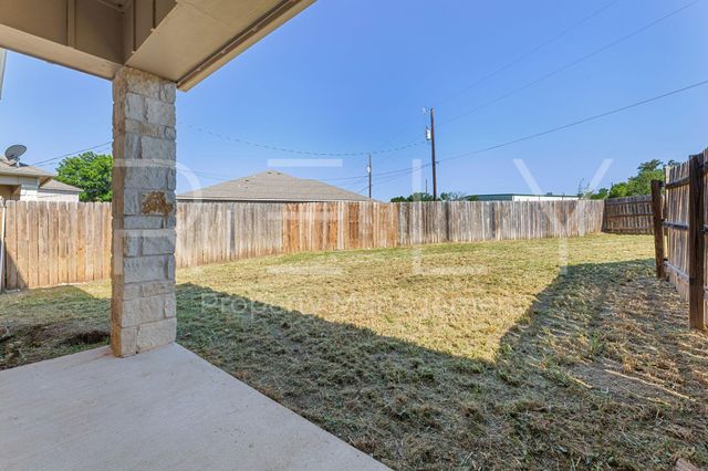 412 Carl Shipp DR B, Liberty Hill, TX 78642