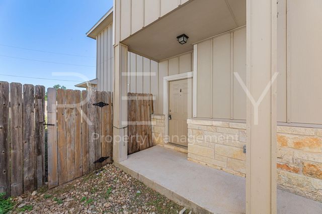 412 Carl Shipp DR B, Liberty Hill, TX 78642