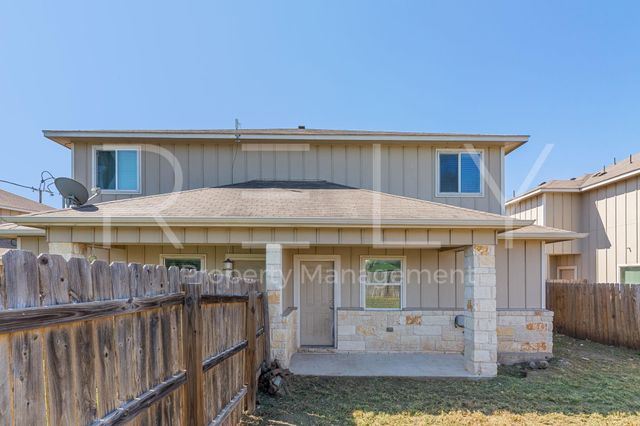 412 Carl Shipp DR B, Liberty Hill, TX 78642