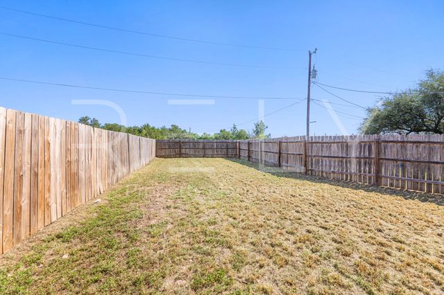 412 Carl Shipp DR B, Liberty Hill, TX 78642