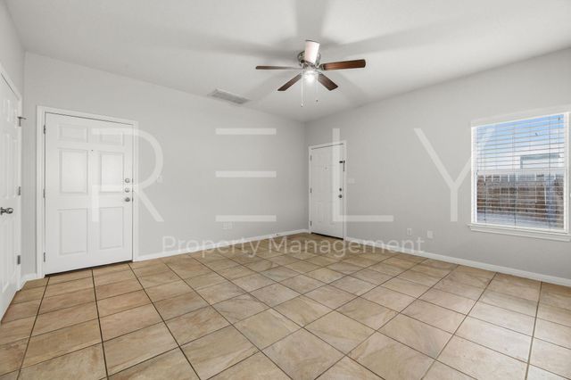 412 Carl Shipp DR B, Liberty Hill, TX 78642