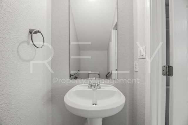 412 Carl Shipp DR B, Liberty Hill, TX 78642