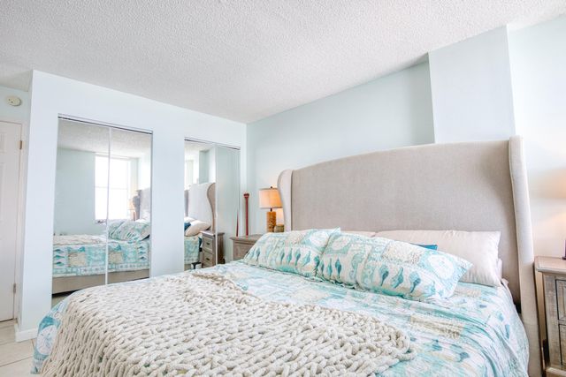 111 BRINY Avenue 27-12, Pompano Beach, FL 33062