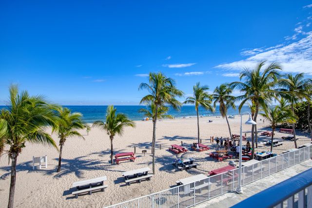 111 BRINY Avenue 27-12, Pompano Beach, FL 33062