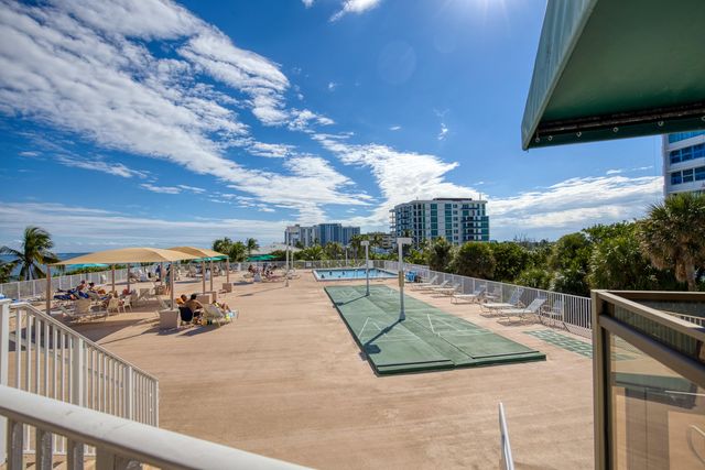 111 BRINY Avenue 27-12, Pompano Beach, FL 33062