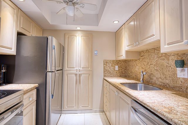 111 BRINY Avenue 27-12, Pompano Beach, FL 33062