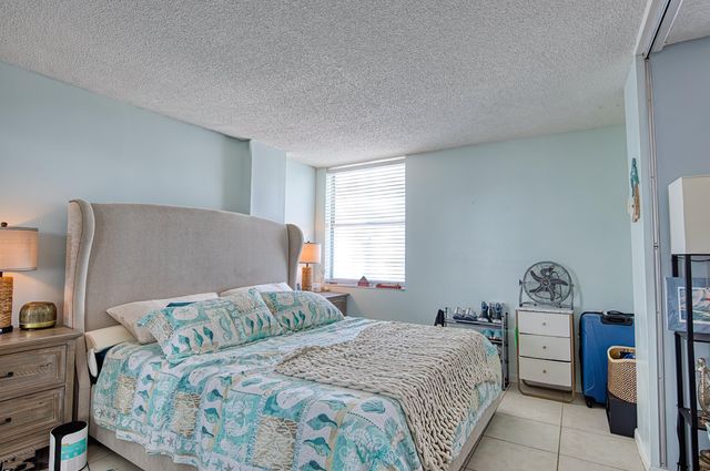 111 BRINY Avenue 27-12, Pompano Beach, FL 33062
