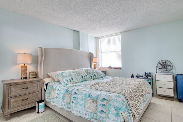 111 BRINY Avenue 27-12, Pompano Beach, FL 33062