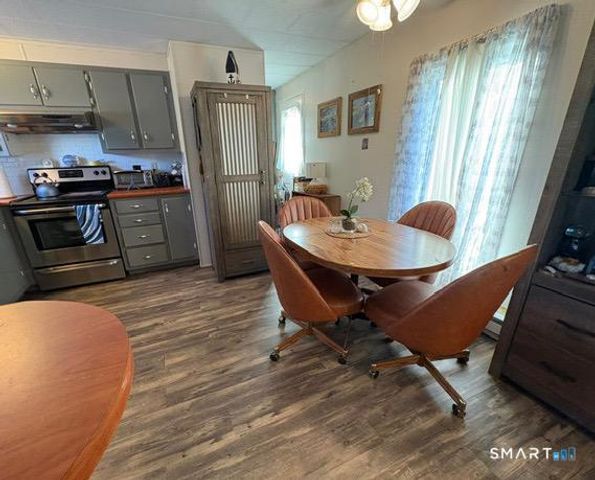 10 Chestnut Drive, Westbrook, CT 06498