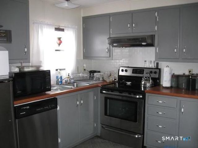 10 Chestnut Drive, Westbrook, CT 06498