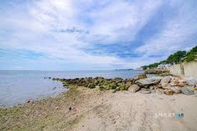 10 Chestnut Drive, Westbrook, CT 06498